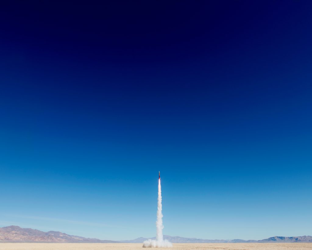 Rakete startet in der Wüste